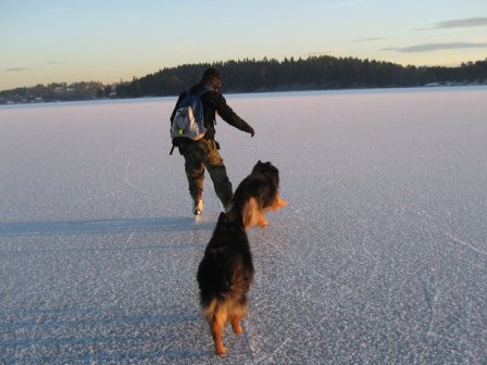 Kazan, Daník a Marek na zamrzlém fjordu (2008)